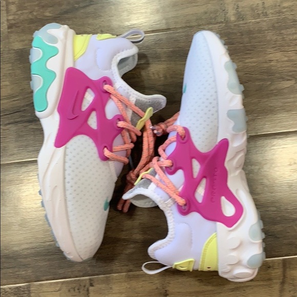 W NIKE REACT PRESTO White/Hyper Violet - Picture 16 of 16